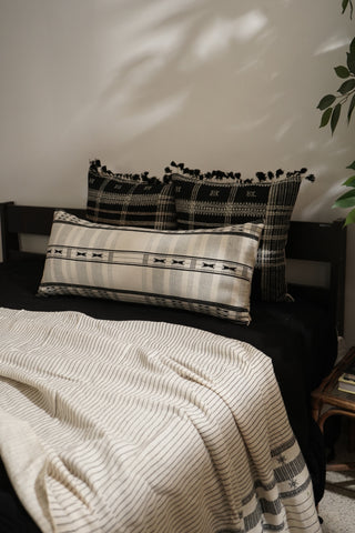 ZOOM HANDWOVEN PILLOW - MONOCHROME