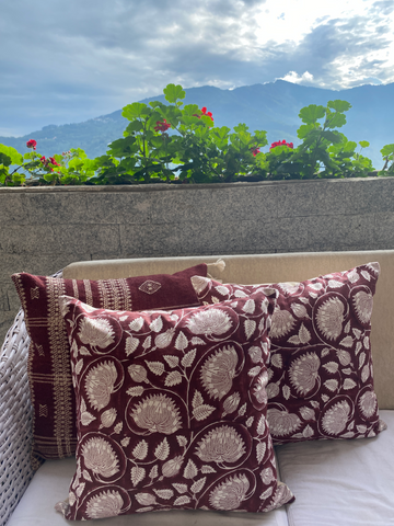 PALEM FLORAL CUSHION - PLUM