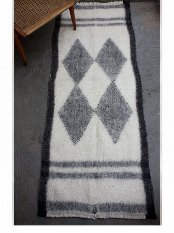 RADHI HANDWOVEN RUG - MONOCHROME