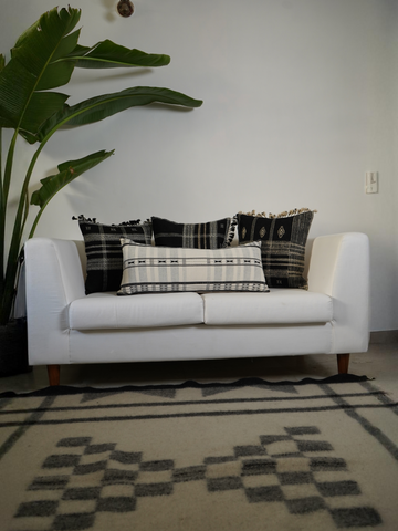 ZOOM HANDWOVEN PILLOW - MONOCHROME