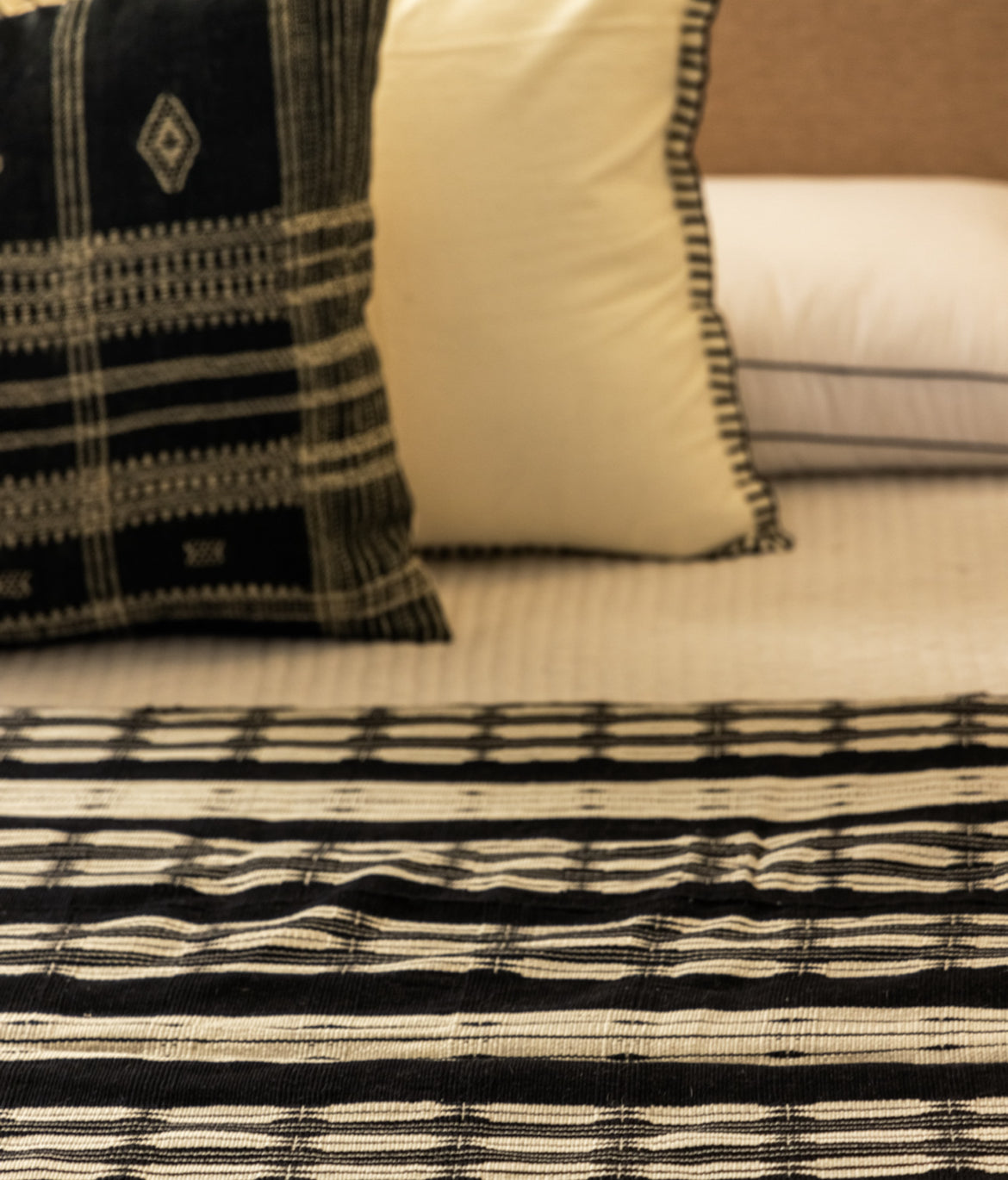 NAIN HANDWOVEN THROW - MONOCHROME