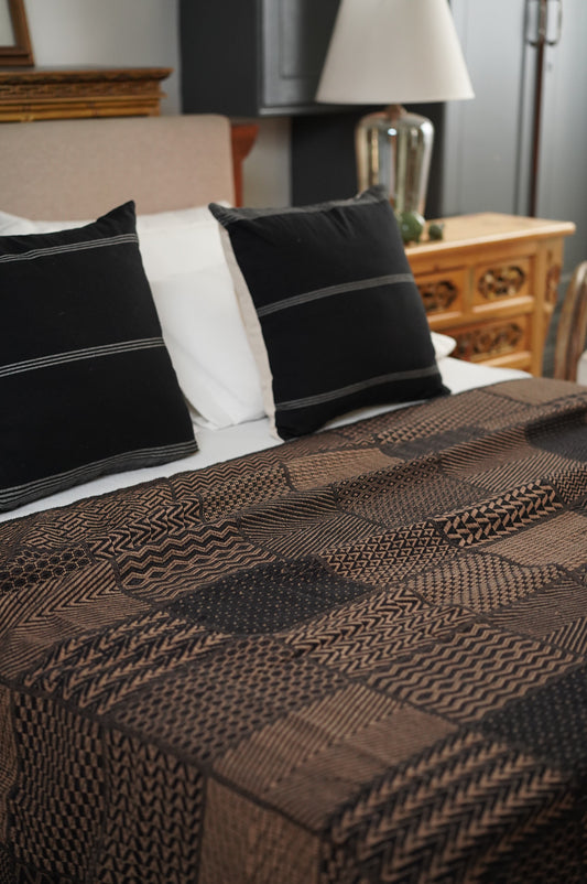TRUFFLE HANDLOOMED THROW - BLACK AND COPPER GOLD